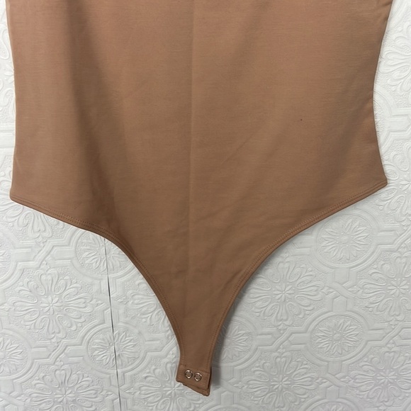 Banana Republic Bodysuit Thong Square Neck Neutral Nude Tank Top Stretchy Fitted - Picture 3 of 6